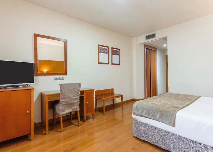 Hotell Checkin Camino De Granada